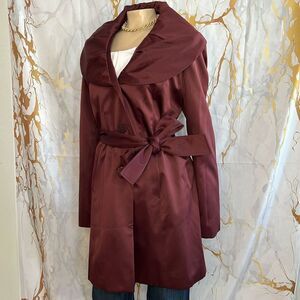 Tahari brand maroon silk coat with large style collar and center tie